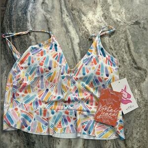 NWT Kortni Jeane  XL Scoop Back Top Watercolor Scallops